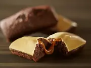 とろーり塩キャラメルが入ったリッチなフィナンシェ(パティスリー&カフェ デリーモ)