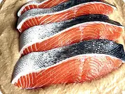 鮭粕漬<辛口> 4枚入(知床三佐ヱ門本舗)