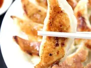 手包みジャンボ餃子30個入(餃子のヨコミゾ WEB本店)