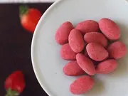 つぶつぶチョコいちごアーモンド(佐々木製菓)