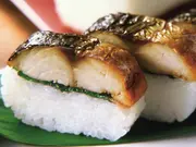 元祖『焼き鯖寿司』1本・約290g(越前 三國湊屋)