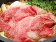 米沢牛モモ・肩特選 すき焼き用 300g(2人前)(米沢牛専門店さかの)