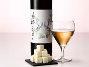 小町通りの石畳 鶴齢の梅酒(MAISON CACAO(メゾンカカオ))