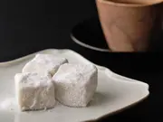 椰子の白わらび餅(いったつみとらどう)