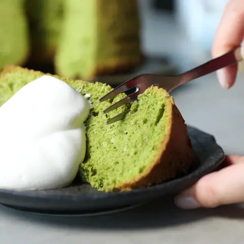 しっとりふわふわ食感、アイスや生クリームを添えて