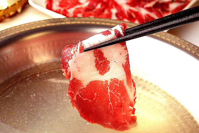イベリコ豚肩ロースしゃぶしゃぶベジョータ400g (2~3人前)