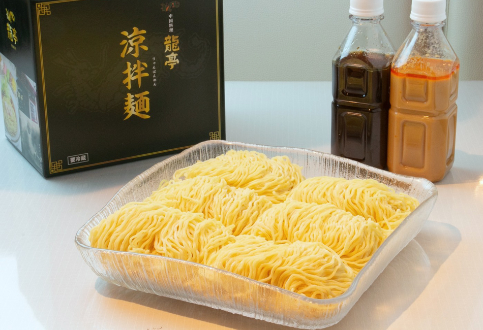 涼拌麺(リャンパンメン) 醤油だれ・胡麻だれ付き
