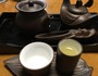香りも楽しめるように中国茶器で飲みました。