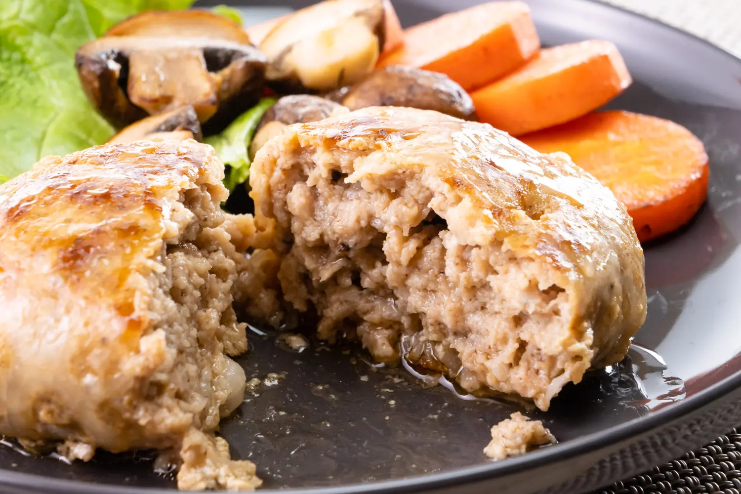 【ふるさと納税商品】E-26 ⽯垣島産アグー豚(南ぬ豚) 網脂ハンバーグ⾷べ⽐べセット(3種×各2個)_0