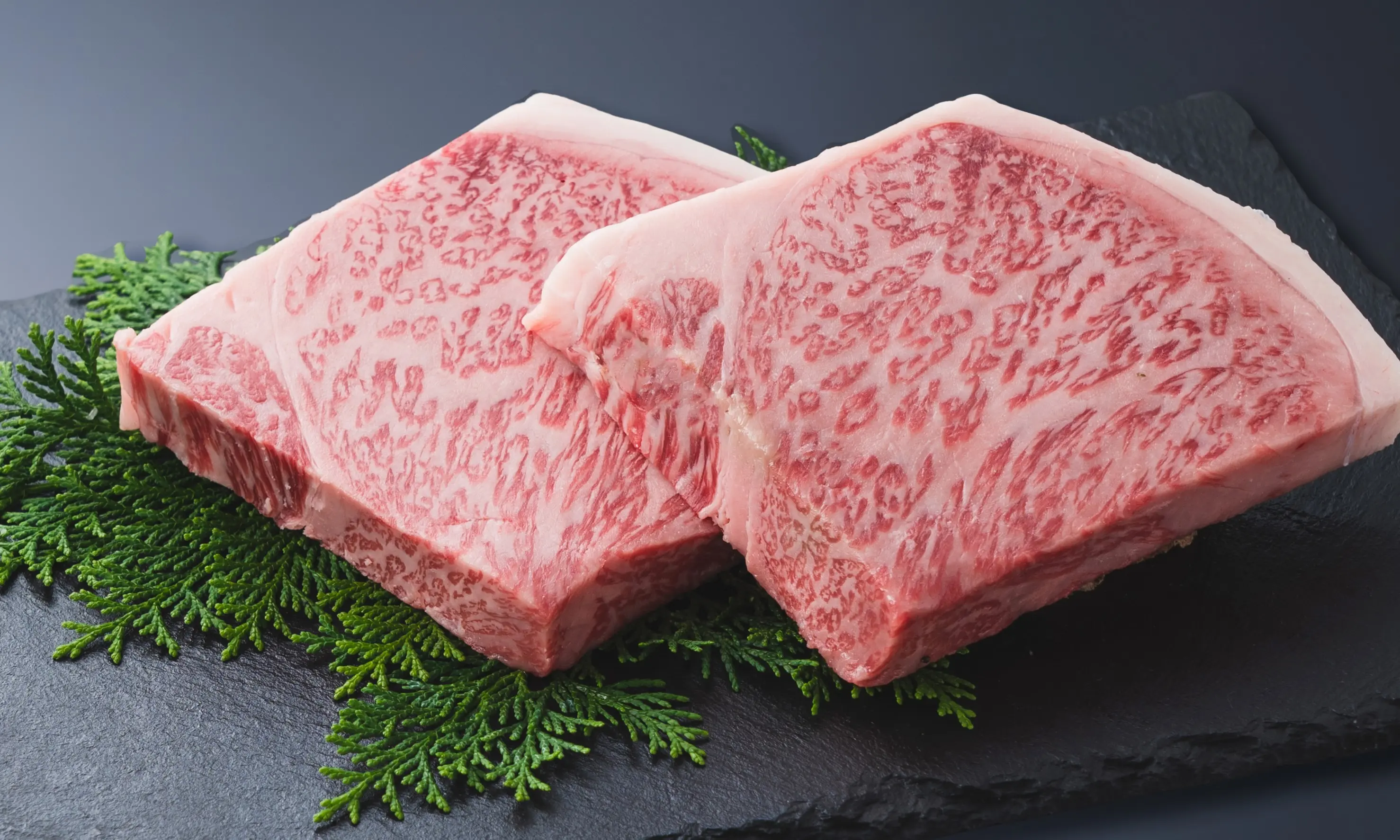 佐賀・国産黒毛和牛 伊萬里牛(伊万里牛)極上サーロインステーキ 180ｇ×2枚_0