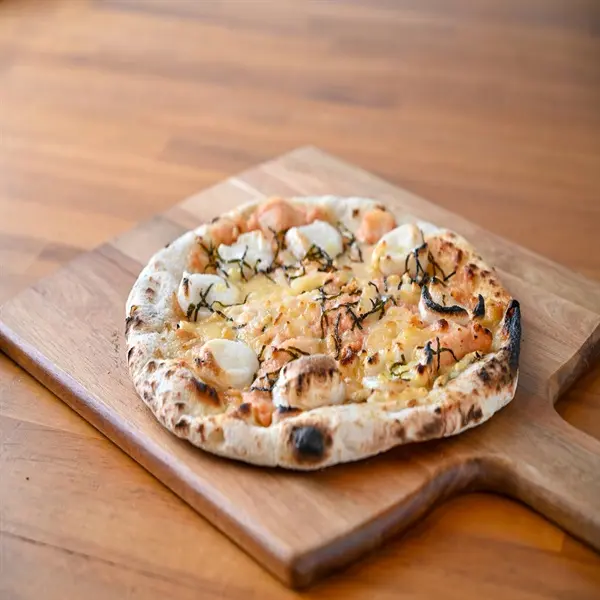 明太もちチーズのピザ_0