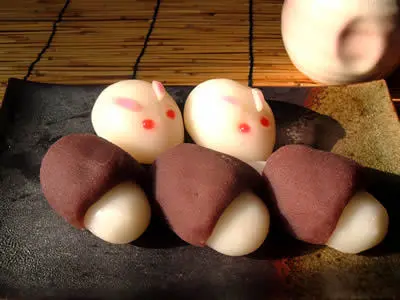 つきみだんご 今夜は十五夜「お月見団子」販売中