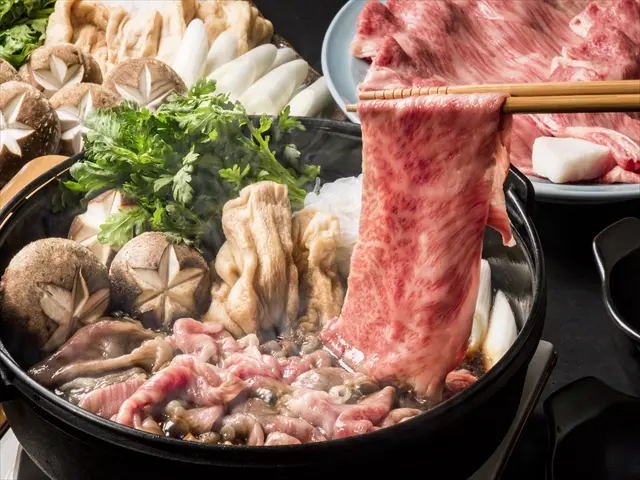 特上近江牛霜降り　すき焼きしゃぶしゃぶ用　500g（約4～5人前）【化粧箱入り】_1