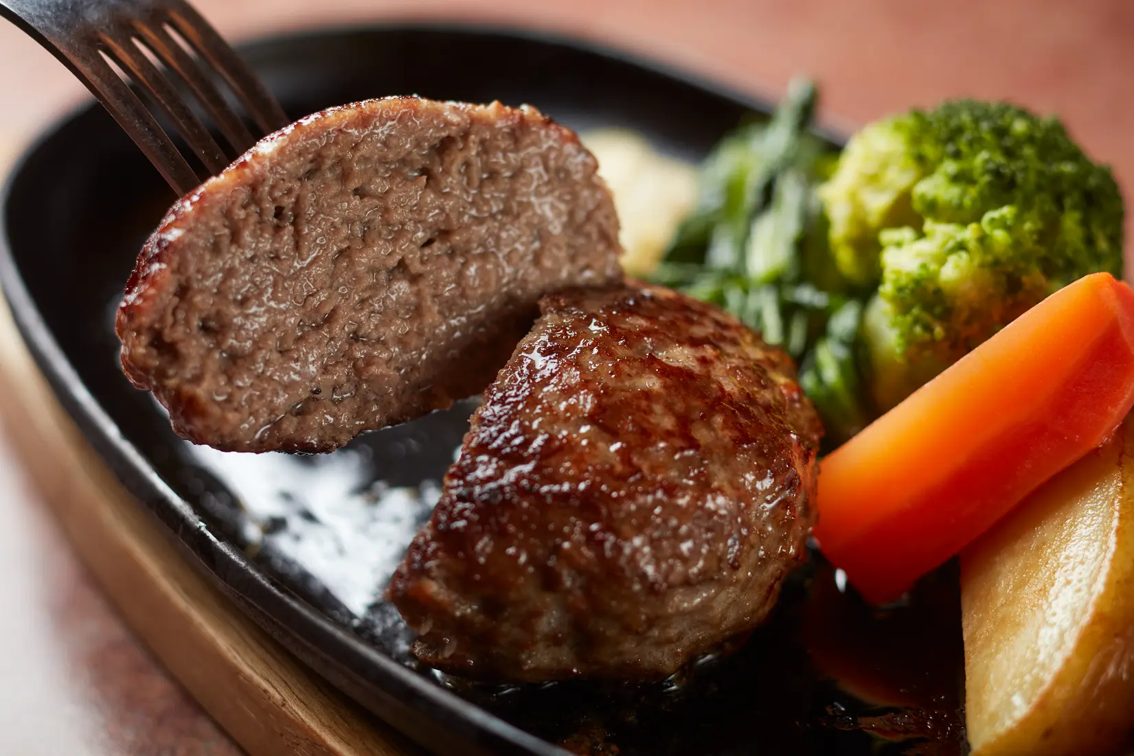 門崎熟成肉 格之進「黒格ハンバーグ(5個セット)」のお取り寄せ(通販 門崎熟成肉 格之進「黒格ハンバーグ(5個セット)」のお取り寄せ(通販