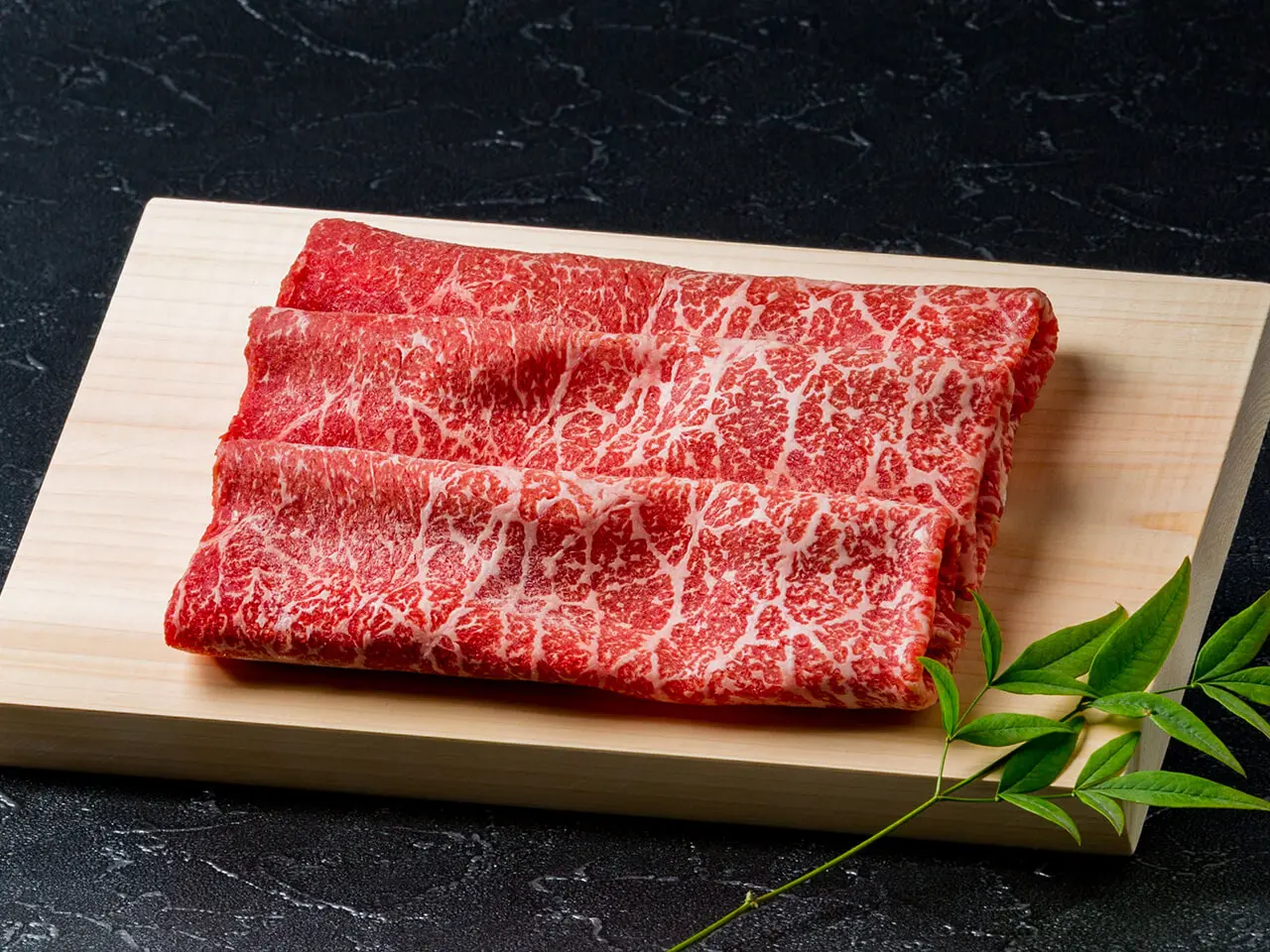 米沢牛 上モモ すき焼き用300g_1
