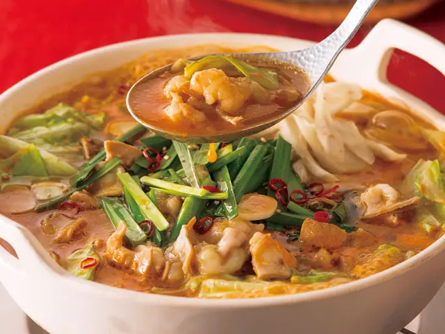 華味鳥の博多 赤もつ鍋セット（辛みそ味）3～4人前_0