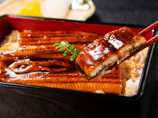 鹿児島県大隅産 うなぎ蒲焼き ２尾 タレ・山椒付き_0