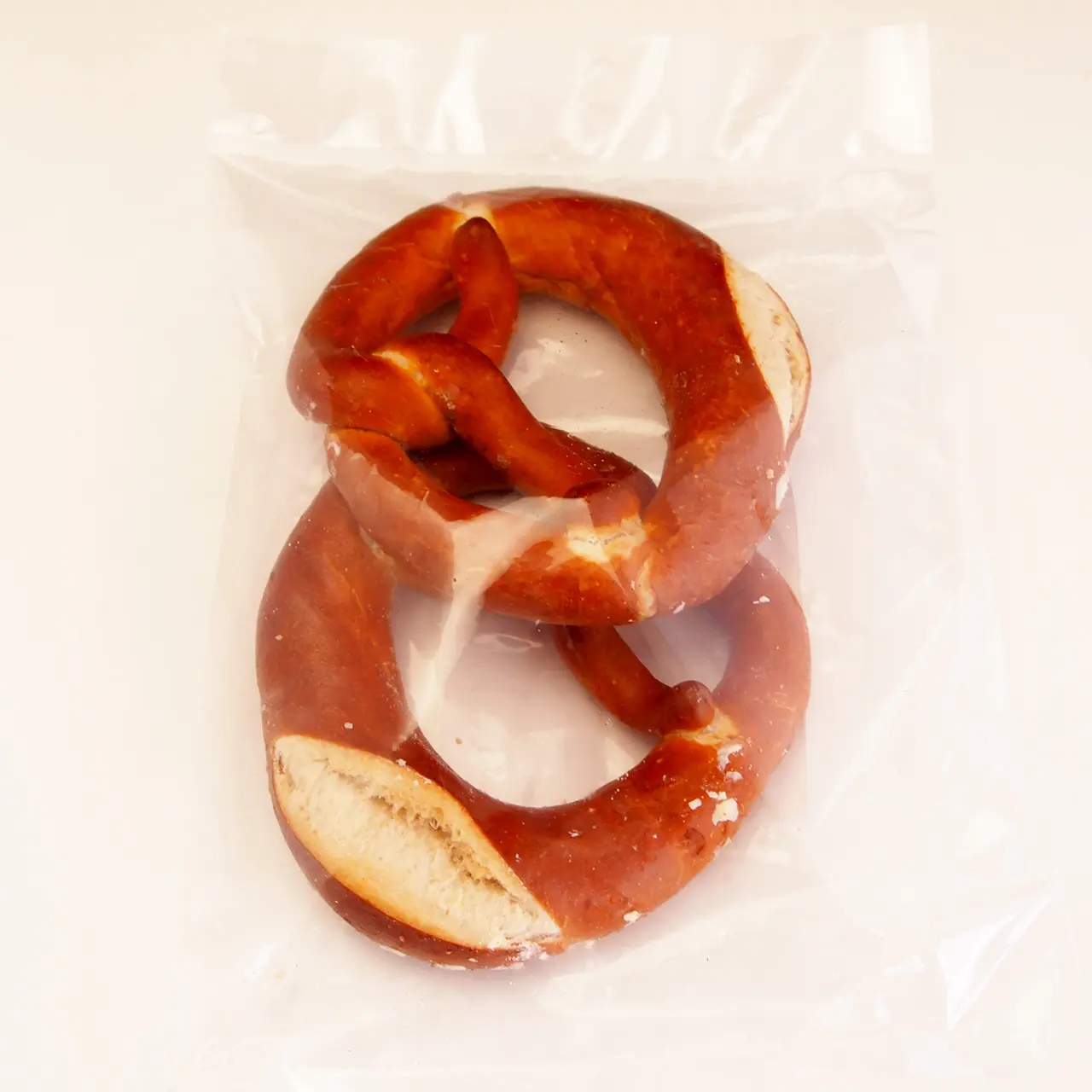 バタープレッツェル 79ｇ×2個入り_1