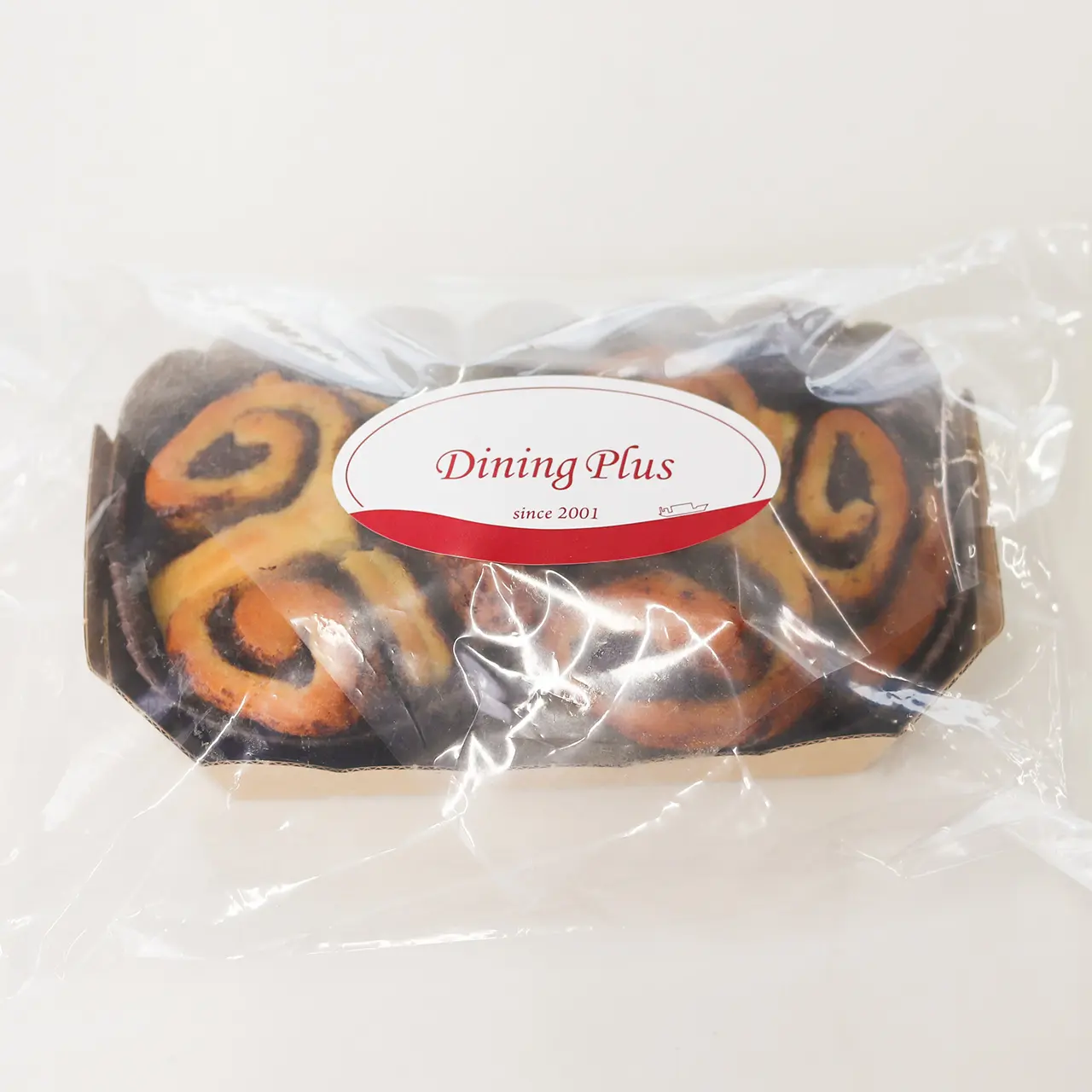 北欧カフェのシナモンロール_1