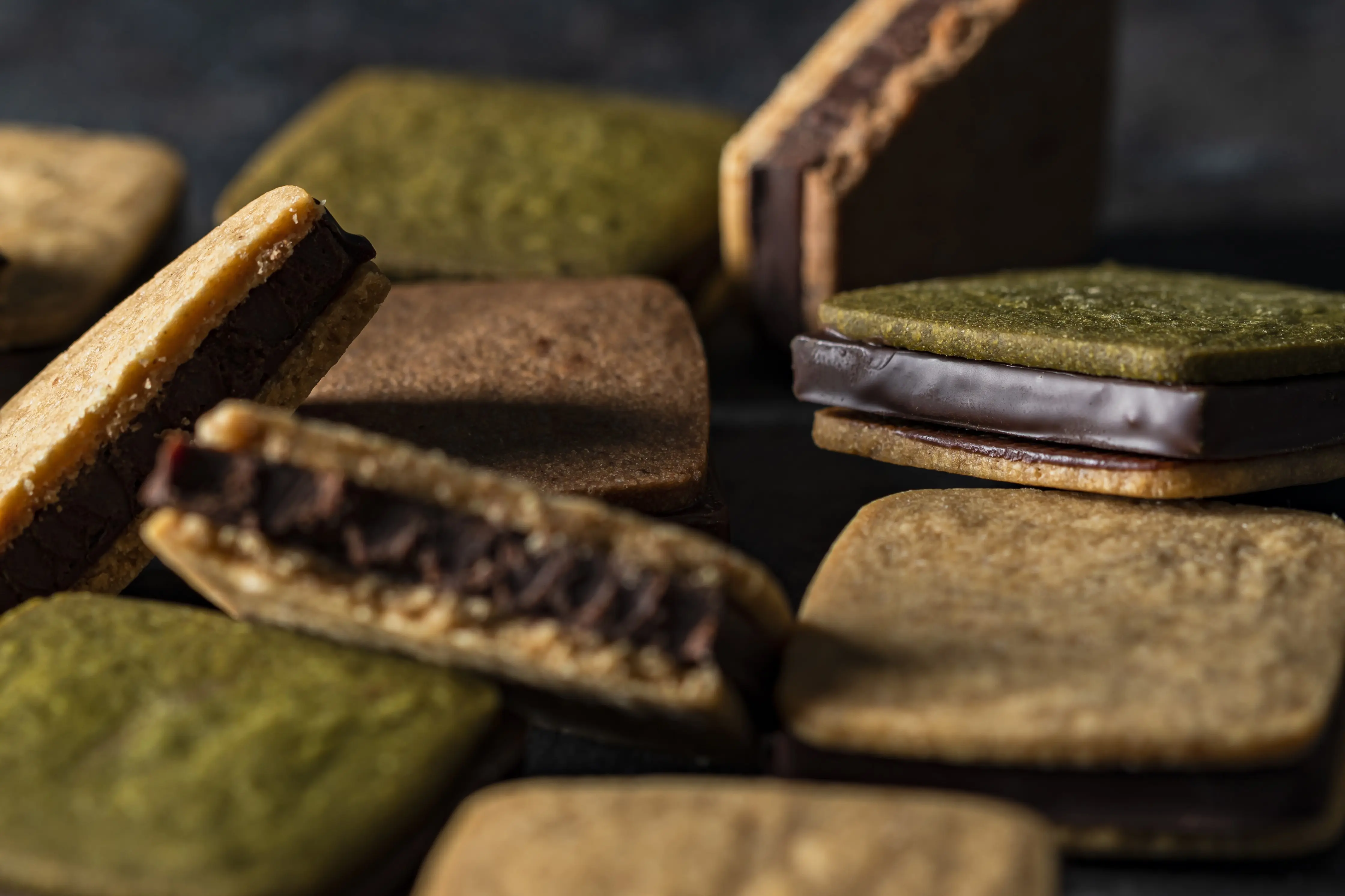 【4個入】チョコレートサンド（バニラ2個・四日市抹茶・ビター各1個入）_3