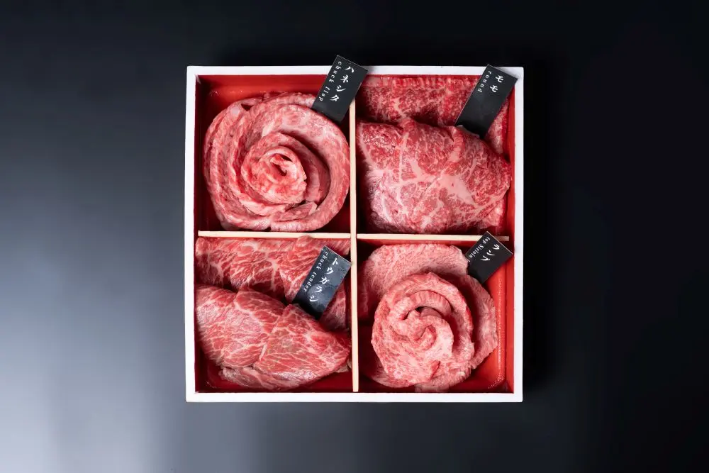 近江牛・宮崎牛・厳選和牛食べ比べ計520gを詰合せた「肉おせち」_1