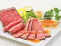 近江牛特選モモ肉のローストビーフブロック 150g×2個 ソース2袋付き(近江牛通販かねきち)