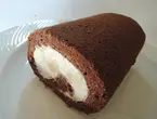 洋梨のチョコレートロールケーキ
