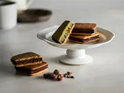 食感の変化がたまらないチョコサンド＆くちどけガトーショコラ(Chocolaterie4（ショコラトリーフォー）)