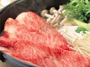 飛騨牛かたロース肉すき焼き用 600g入化粧箱付(飛騨牛 肉のひぐち)