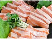 とろける脂生サーモン刺身用背・腹セット(目利き食道)