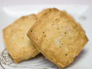 ナッツの入った塩味チーズクッキー（S)(菓心なかむら)