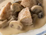 うかいグルメデリ　若鶏とキノコのクリーム煮 ～ハーブ香るクリームソース～(うかい)