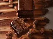 ノワール（チョコレートケーキ）(パティスリー＆カフェ デリーモ)