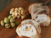 根っこパン（マカディミアナッツとオリーブのパン）(グルマン ヴィタル)