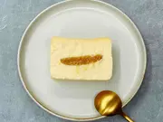 チーズテリーヌ嵯峨・柚子ピューレ入り(京峰石)