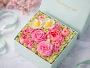 食べられるお花のボックスフラワーケーキ【Peach Pink】(Flower Picnic Cafe -HAKODATE-（フラワーピクニックカフェ）)