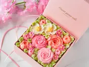 食べられるお花のボックスフラワーケーキ【Peach Pink】(Flower Picnic Cafe -HAKODATE-（フラワーピクニックカフェ）)