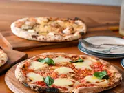 大切な人へ贈る ご褒美セット（ピザ＆チーズケーキ）(グルマン ヴィタル)