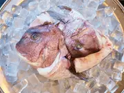 ハーフカット 真鯛かぶと 4尾分 2パック 2kg(漆原商店)