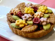 お花のキャラメルタルト（サイズM）(べべナチュール)