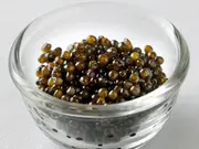 北アルプスの伏流水で育つ国産キャビア「奥飛騨キャビア」奥飛騨ガーデンホテル焼岳(百選横丁)