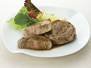 〈豊味館〉黒豚ロールステーキ(まるひろ)