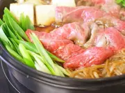 【ギフト】特撰A5和牛すき焼きギフト(モモ・ロース)　700g(株式会社　銀閣寺大西)