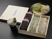 白銀の手打ちそば【桐箱入り】(柚子香)