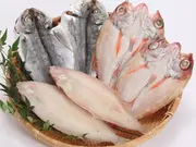 干物ギフトセット 華 B（のどぐろ・笹かれい・どんちっちアジ）風呂敷包装(干物専門店　河野乾魚店)