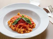 自家製トマトソースと生パスタの4食セット(はじまりのトマトソースby オホーツクトマト食堂)