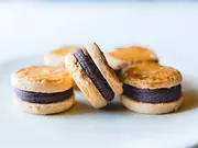 さっくりなめらか贅沢こしあんサンドクッキー（6個）(築野食品)