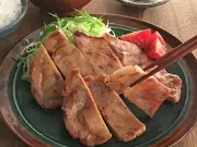 豚肩ロースステーキ　スパイシーソース　2枚入（240g）(鹿野ファーム)