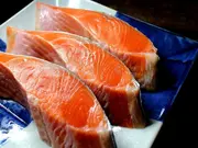 【カナダ産】天然紅鮭片身・約1kg(ざこばの朝市)