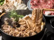 特上近江霜降り　すき焼きしゃぶしゃぶ用　500g（約4~5人前）【化粧箱入り】(近江牛通販かねきち)